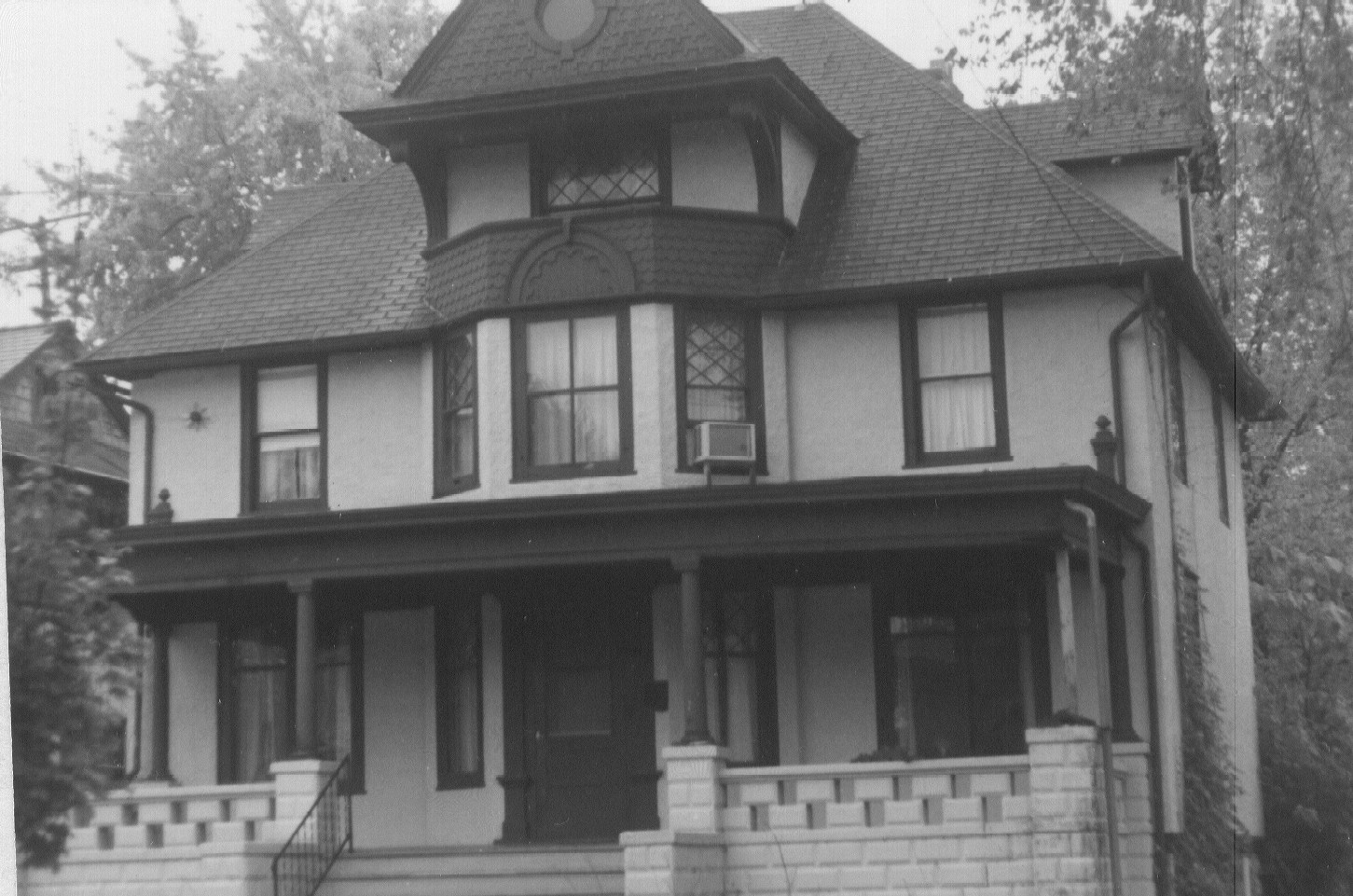 This is the house where Mary Jeanette Wagner (Hoffman) was born (was: 1019 McCall St.).  In 1957 the address was changed to 419.  It is also the house where her father died of a kidney disorder.